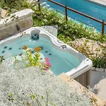 Villa La Rocca By Mmega *