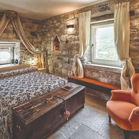 La Rocca By Mmega Cerretana